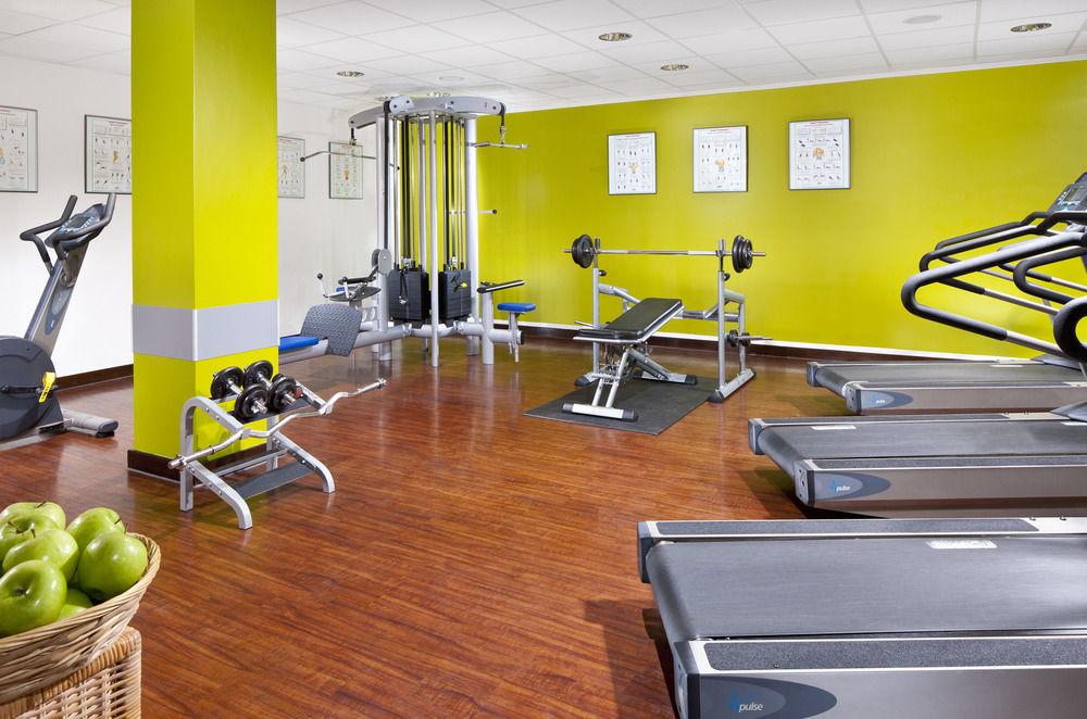 Courtyard By Marriott Munich City Center Экстерьер фото