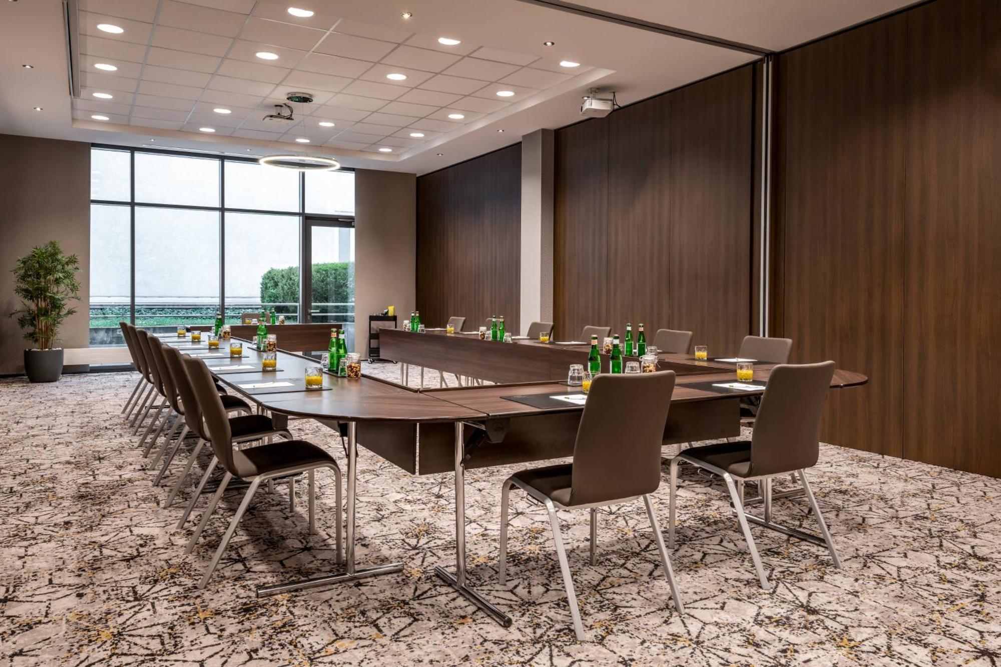 Courtyard By Marriott Munich City Center Экстерьер фото
