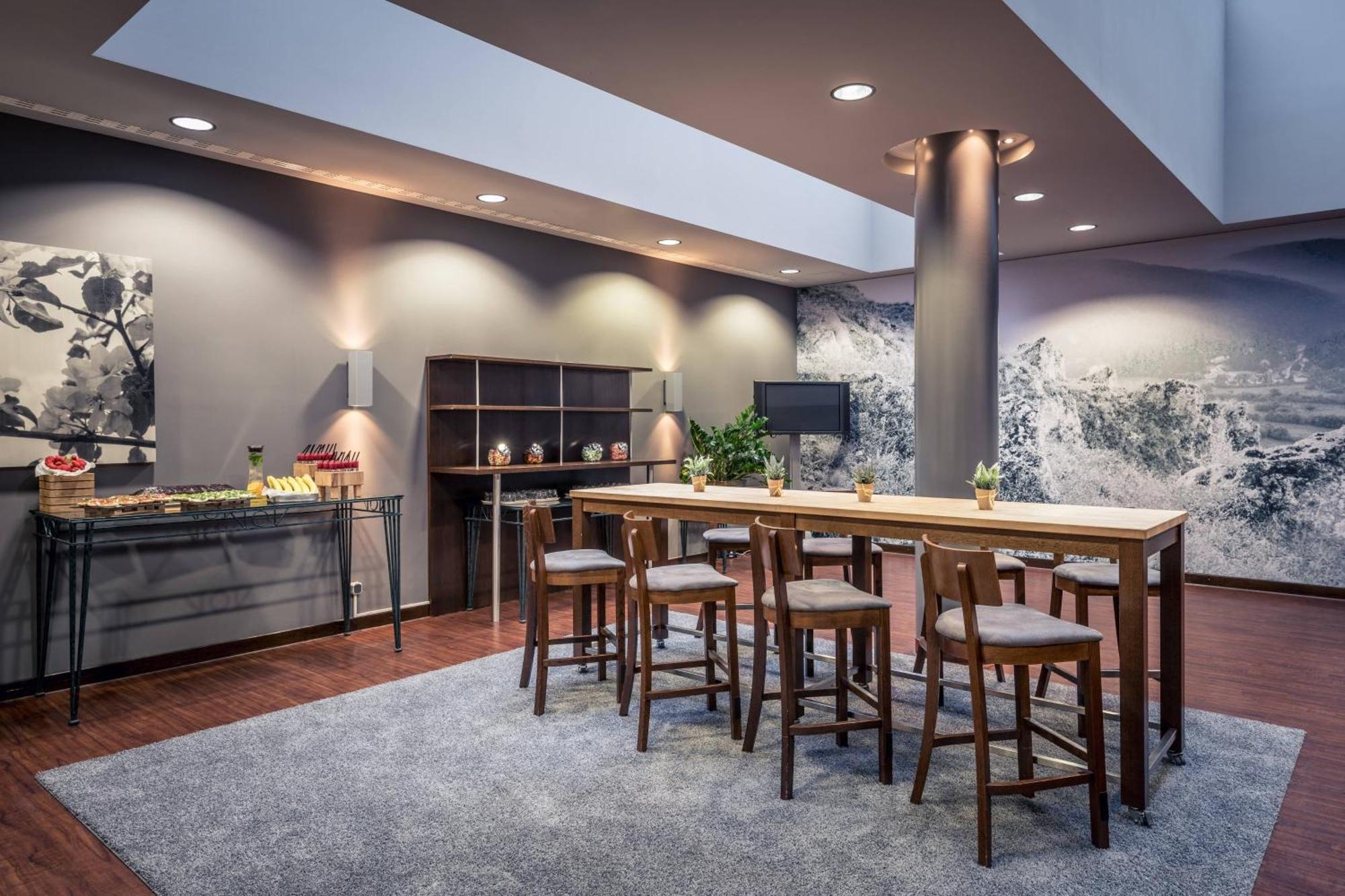 Courtyard By Marriott Munich City Center Экстерьер фото