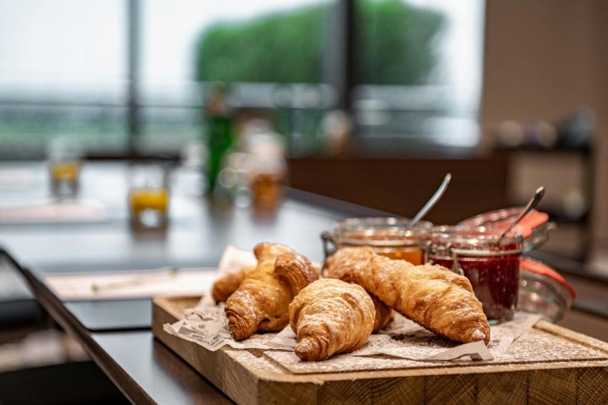 Courtyard By Marriott Munich City Center Экстерьер фото