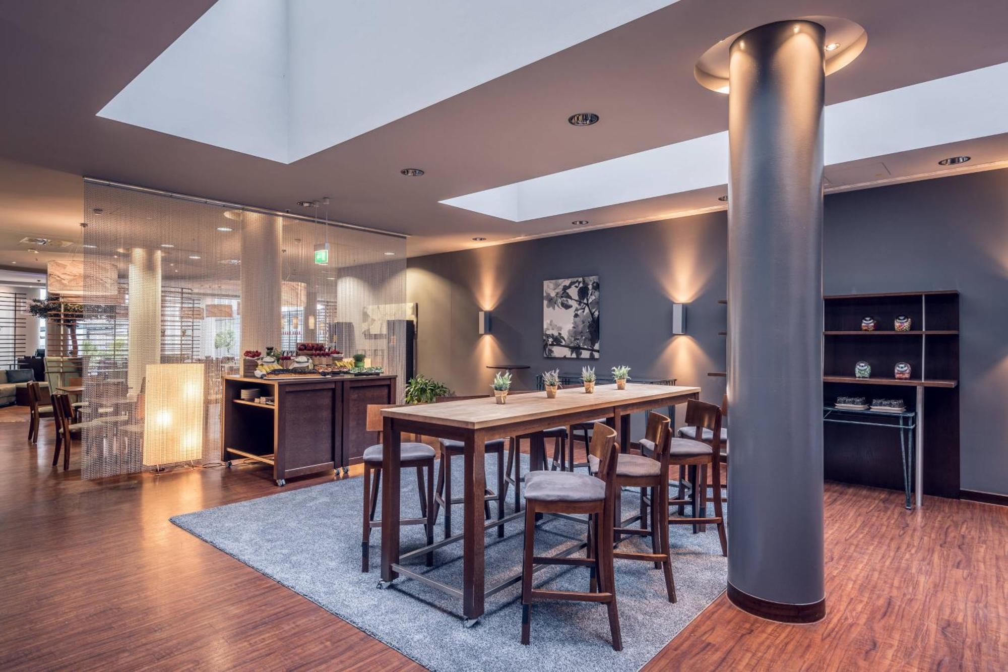 Courtyard By Marriott Munich City Center Экстерьер фото
