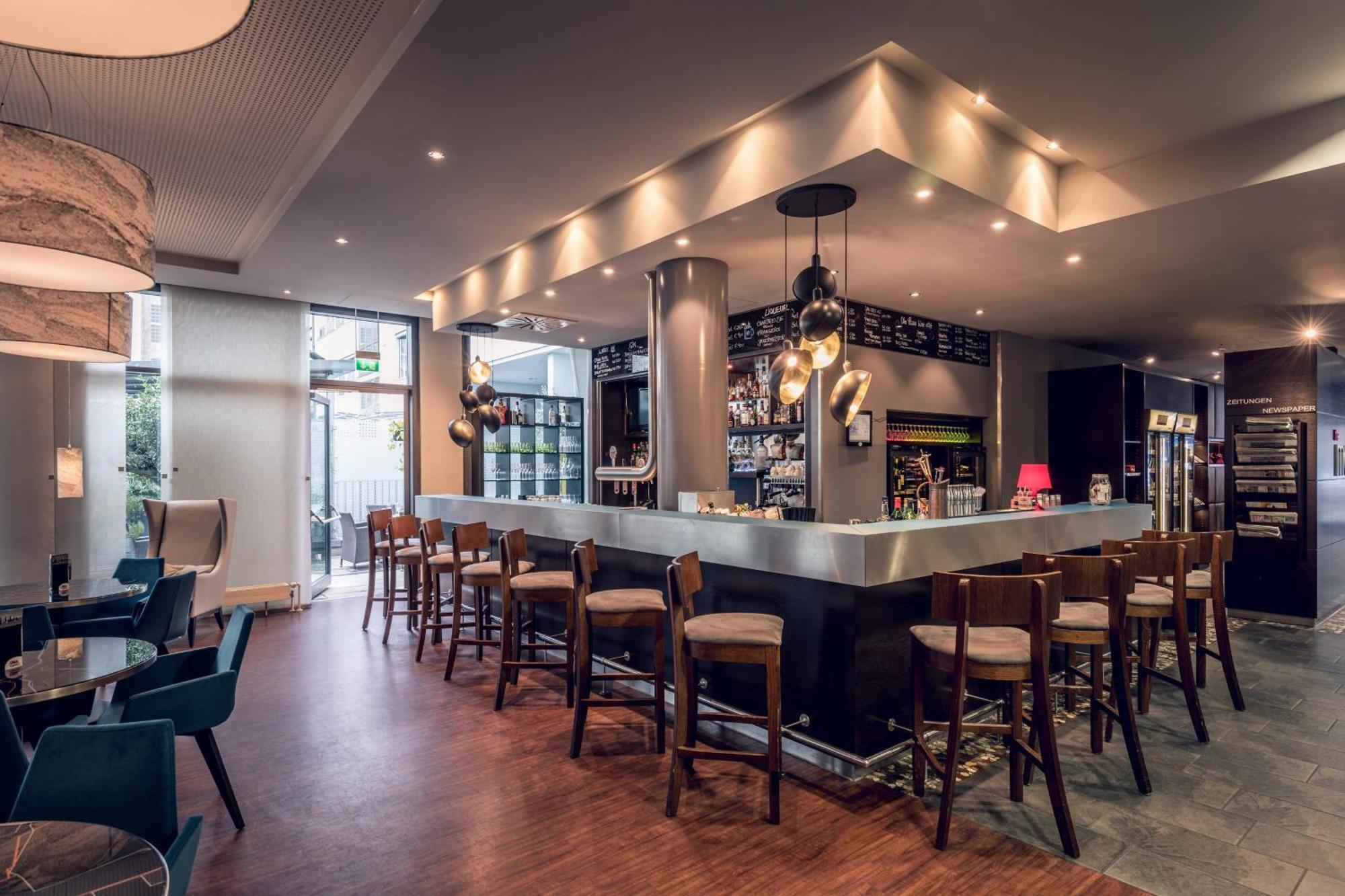 Courtyard By Marriott Munich City Center Экстерьер фото
