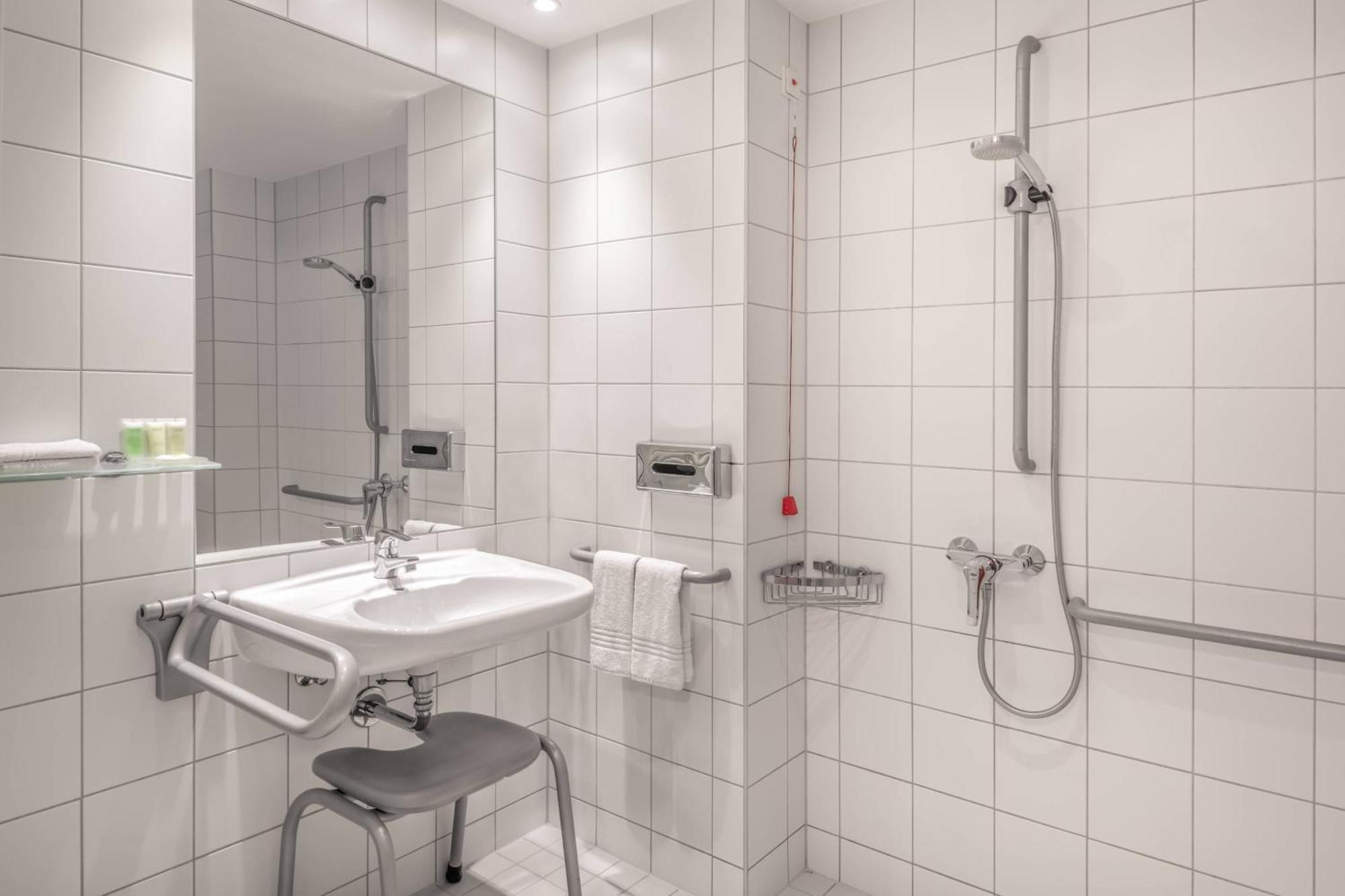Courtyard By Marriott Munich City Center Экстерьер фото