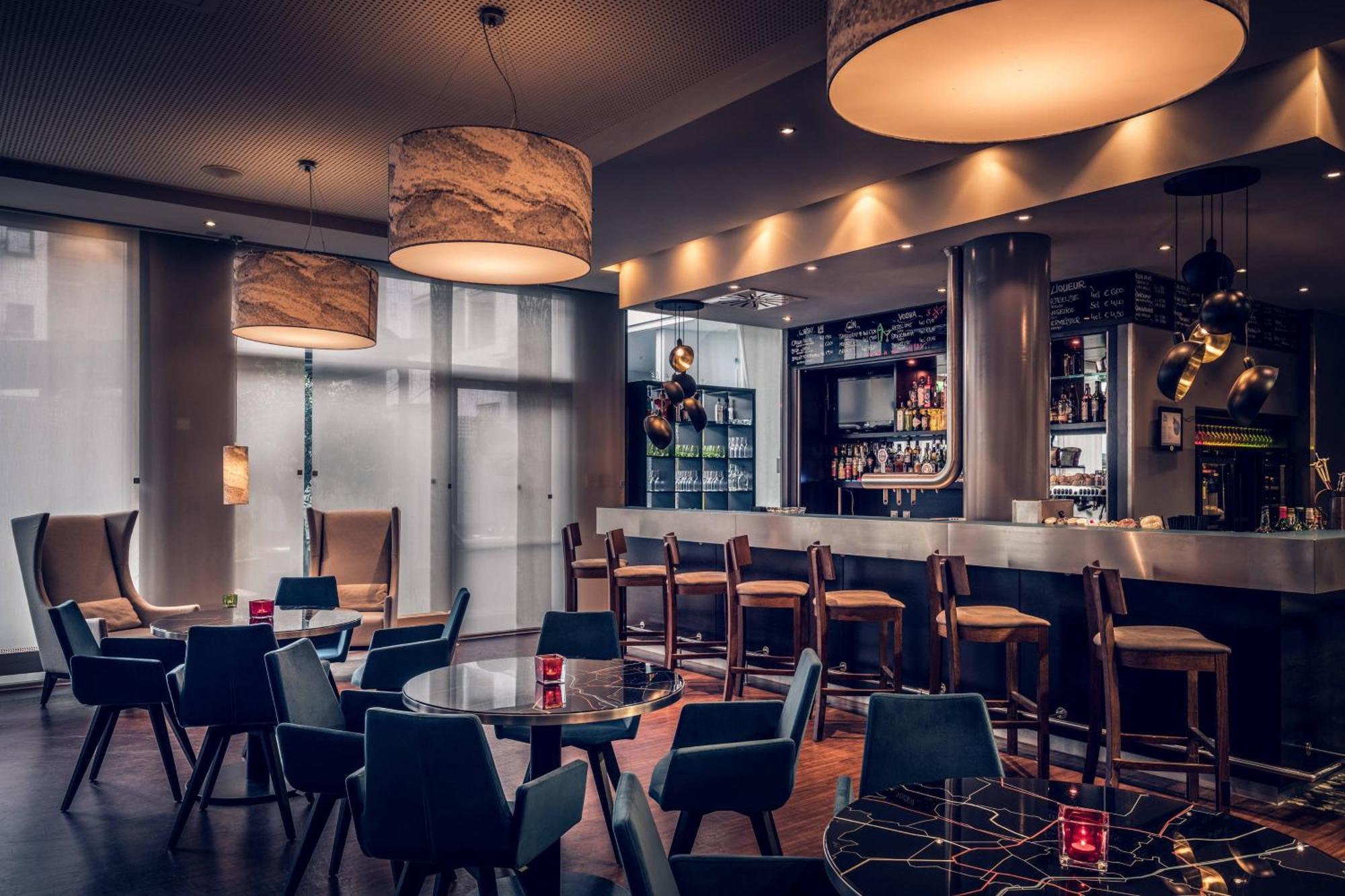 Courtyard By Marriott Munich City Center Экстерьер фото