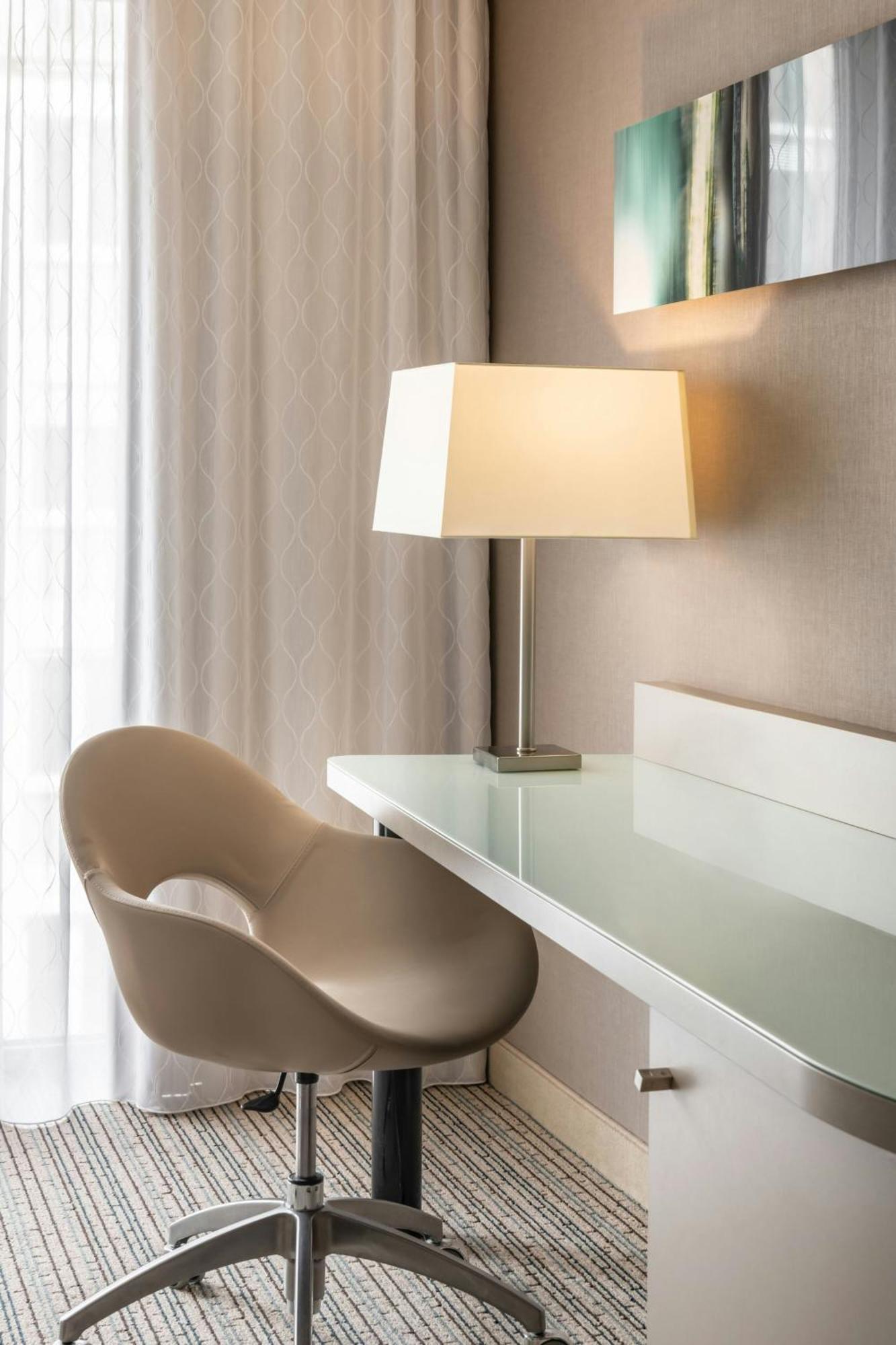 Courtyard By Marriott Munich City Center Экстерьер фото
