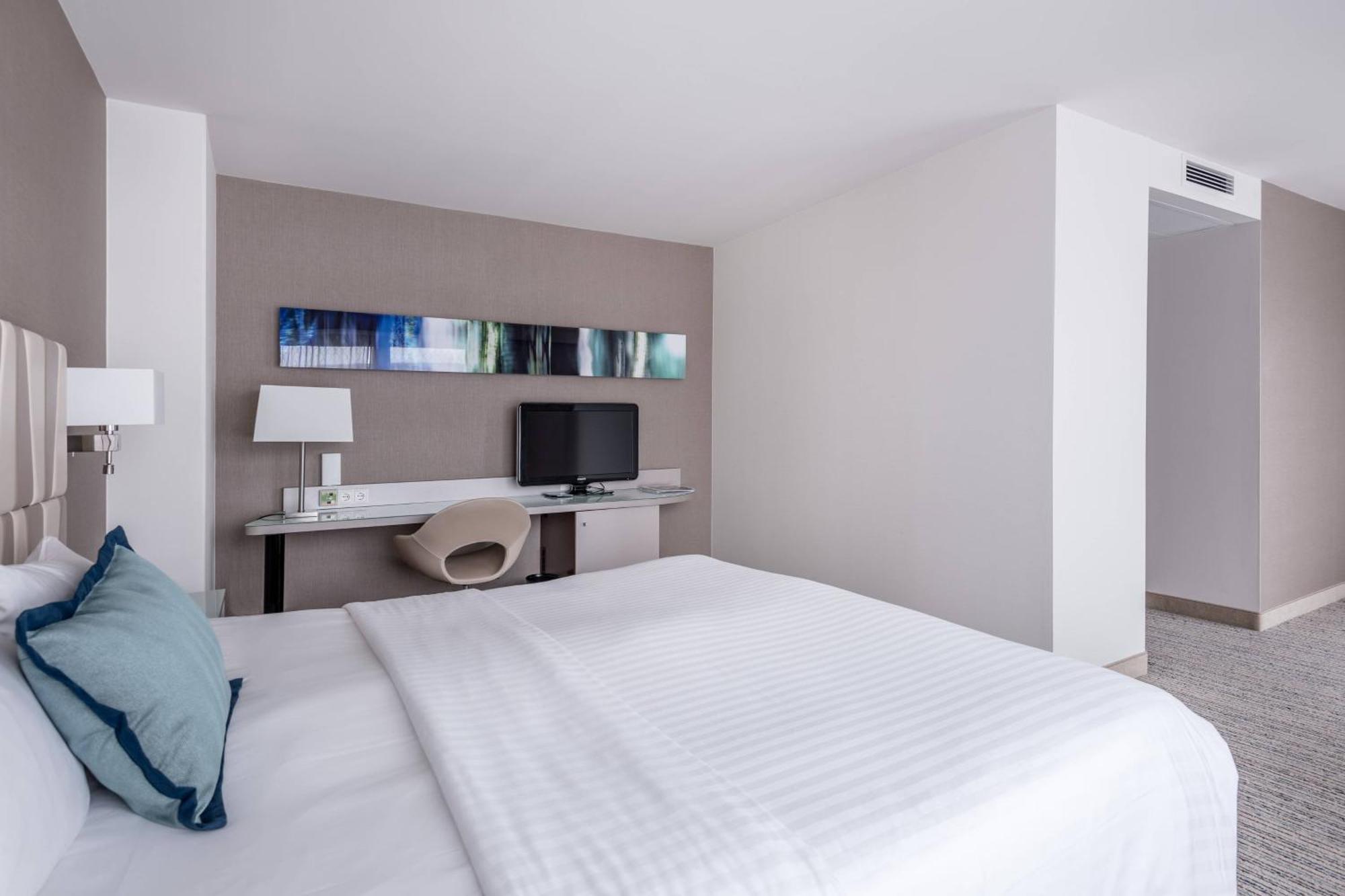 Courtyard By Marriott Munich City Center Экстерьер фото