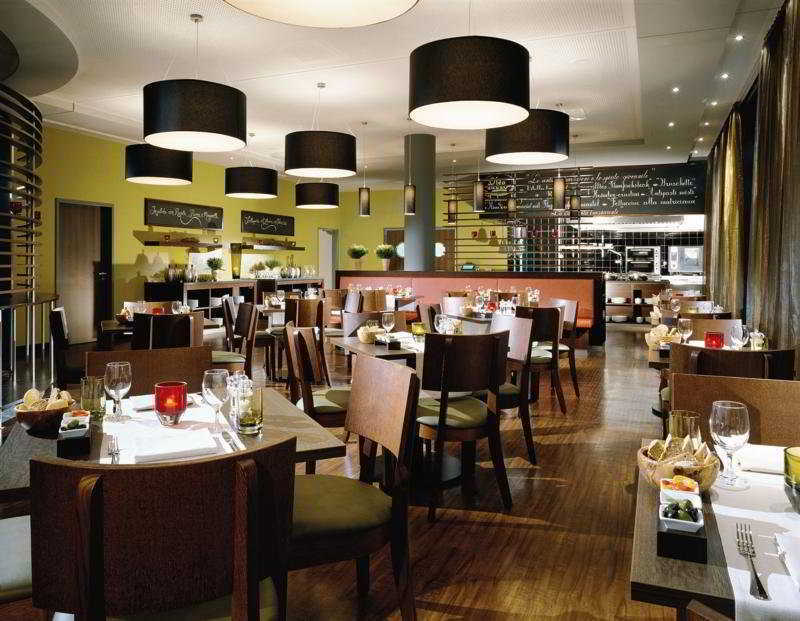 Courtyard By Marriott Munich City Center Экстерьер фото