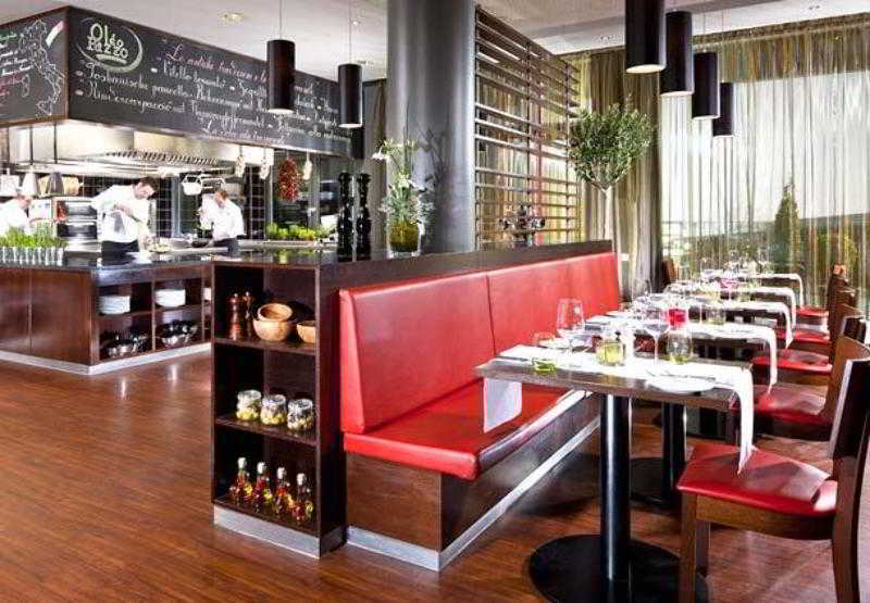 Courtyard By Marriott Munich City Center Экстерьер фото