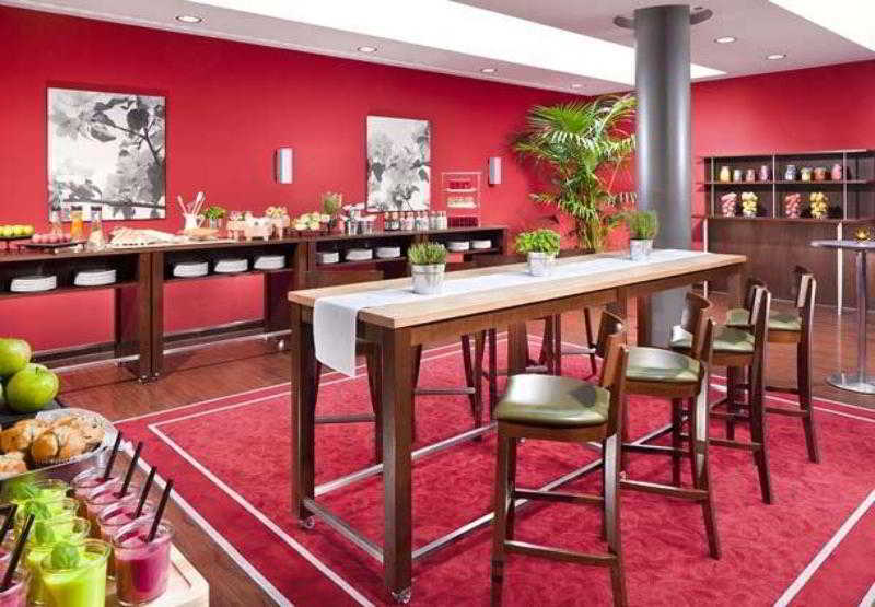 Courtyard By Marriott Munich City Center Экстерьер фото